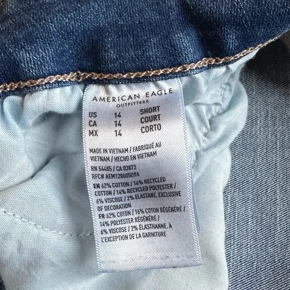 American Eagle Outfitters High Wasted Blue Flare Jeans - Size 14 short - Picture 6 of 7